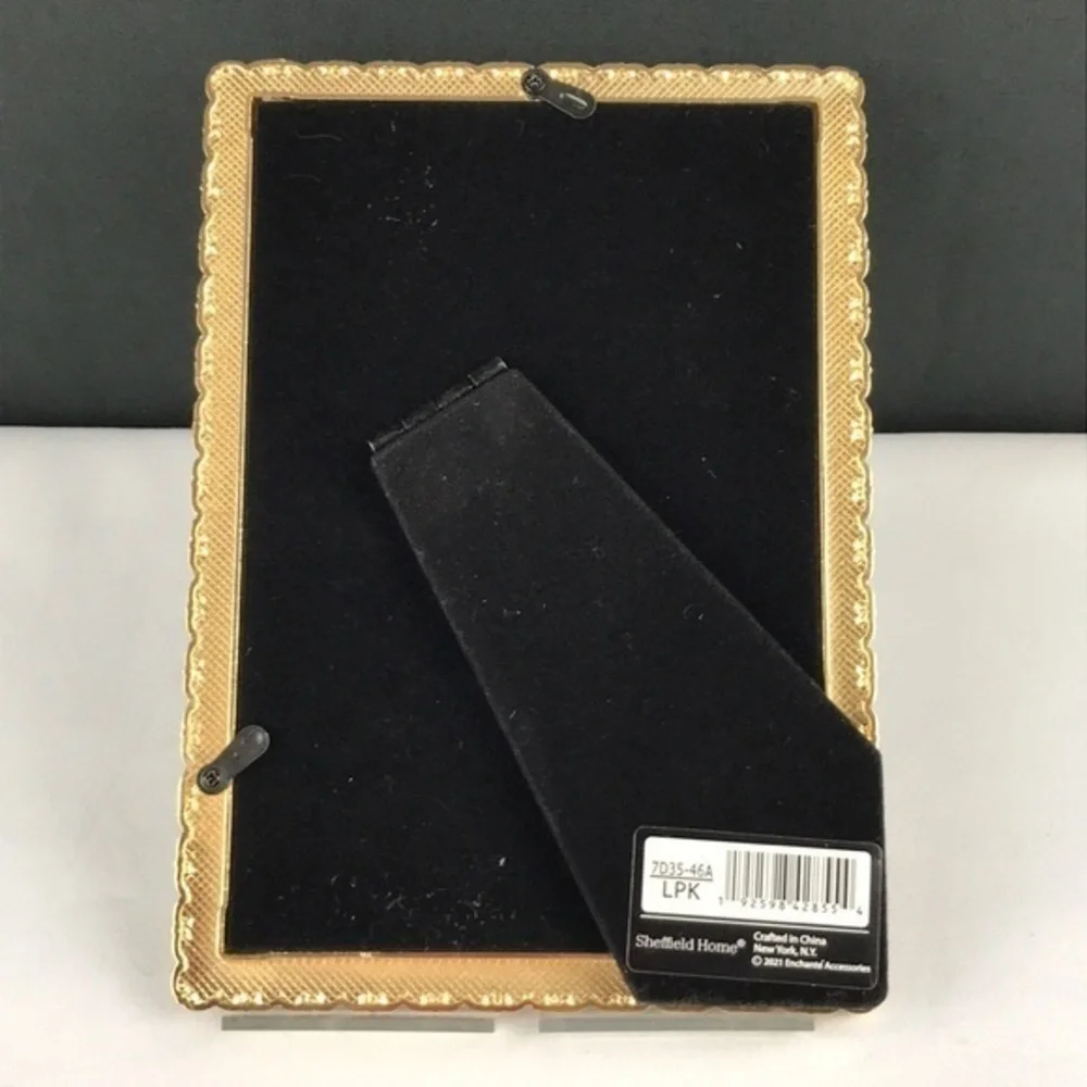 Sheffield - Pink/Gold picture frame 4”x6”. NWT